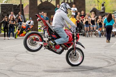 Shymkent, Kazakistan - 15 Şubat 2017: Motosiklet motorcu sezon açılış 15 Mart 2017 yılında Çimkent