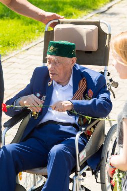 Shymkent, Kazakistan 9 Mayıs 2017: Ölümsüz alayı. Halk festivaller insan. Büyük Vatanseverlik Savaşı 1941-1945, Kızıl Ordu ve Sovyet halkının Zafer Bayramı.