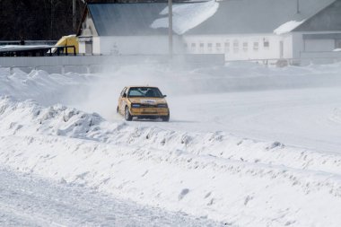 Petropavlovsk, Kazakistan - 6 Mart 2016: Fincan Urallar, Sibirya ve Kazakistan kış parça yarış. Yarış pisti Bishkul Kuzey Kazakistan 2016.