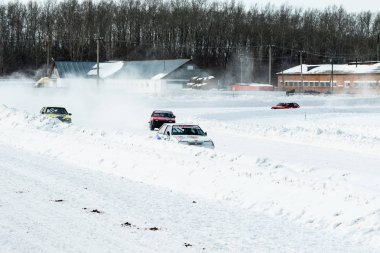 Petropavlovsk, Kazakistan - 6 Mart 2016: Fincan Urallar, Sibirya ve Kazakistan kış parça yarış. Yarış pisti Bishkul Kuzey Kazakistan 2016.