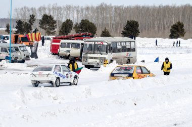 Petropavlovsk, Kazakistan - 6 Mart 2016: Fincan Urallar, Sibirya ve Kazakistan kış parça yarış. Yarış pisti Bishkul Kuzey Kazakistan 2016.