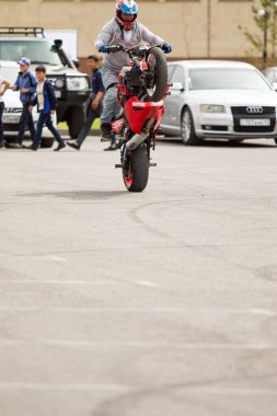 Shymkent, Kazakistan - 15 Şubat 2017: Motosiklet motorcu sezon açılış 15 Mart 2017 yılında Çimkent