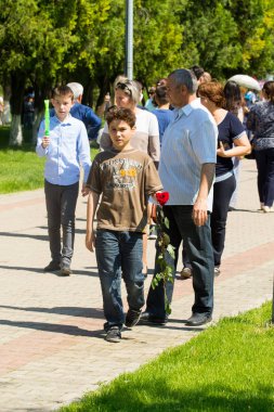 Shymkent, Kazakistan 9 Mayıs 2017: Ölümsüz alayı. Halk festivaller insan. Büyük Vatanseverlik Savaşı 1941-1945, Kızıl Ordu ve Sovyet halkının Zafer Bayramı.