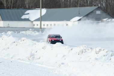 Petropavlovsk, Kazakistan - 6 Mart 2016: Fincan Urallar, Sibirya ve Kazakistan kış parça yarış. Yarış pisti Bishkul Kuzey Kazakistan 2016.