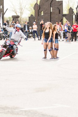 Shymkent, Kazakistan - 15 Şubat 2017: Motosiklet motorcu sezon açılış 15 Mart 2017 yılında Çimkent