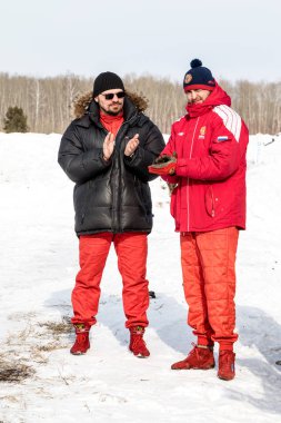 Petropavlovsk, Kazakistan - 6 Mart 2016: Fincan Urallar, Sibirya ve Kazakistan kış parça yarış. Yarış pisti Bishkul Kuzey Kazakistan 2016.