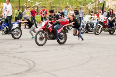 Shymkent, Kazakistan - 15 Şubat 2017: Motosiklet motorcu sezon açılış 15 Mart 2017 yılında Çimkent