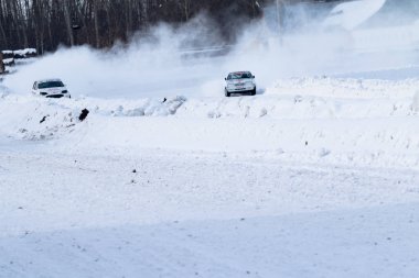 Petropavlovsk, Kazakistan - 6 Mart 2016: Fincan Urallar, Sibirya ve Kazakistan kış parça yarış. Yarış pisti Bishkul Kuzey Kazakistan 2016.