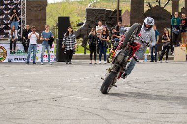 Shymkent, Kazakistan - 15 Şubat 2017: Motosiklet motorcu sezon açılış 15 Mart 2017 yılında Çimkent