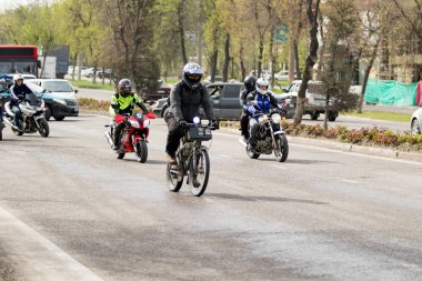 Shymkent, Kazakistan - 15 Şubat 2017: Motosiklet motorcu sezon açılış 15 Mart 2017 yılında Çimkent