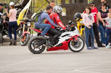 Shymkent, Kazakistan - 15 Şubat 2017: Motosiklet motorcu sezon açılış 15 Mart 2017 yılında Çimkent