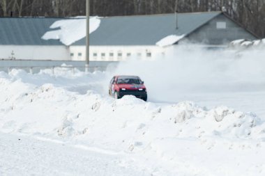 Petropavlovsk, Kazakistan - 6 Mart 2016: Fincan Urallar, Sibirya ve Kazakistan kış parça yarış. Yarış pisti Bishkul Kuzey Kazakistan 2016.