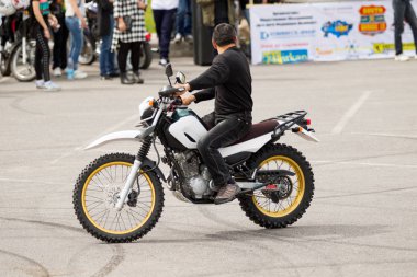 Shymkent, Kazakistan - 15 Şubat 2017: Motosiklet motorcu sezon açılış 15 Mart 2017 yılında Çimkent