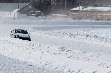 Petropavlovsk, Kazakistan - 6 Mart 2016: Fincan Urallar, Sibirya ve Kazakistan kış parça yarış. Yarış pisti Bishkul Kuzey Kazakistan 2016.