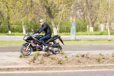 Shymkent, Kazakistan - 15 Şubat 2017: Motosiklet motorcu sezon açılış 15 Mart 2017 yılında Çimkent