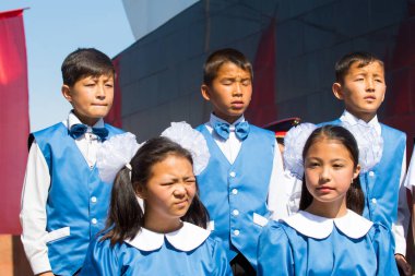 Shymkent, Kazakistan 9 Mayıs 2017: Ölümsüz alayı. Halk festivaller insan. Büyük Vatanseverlik Savaşı 1941-1945, Kızıl Ordu ve Sovyet halkının Zafer Bayramı.