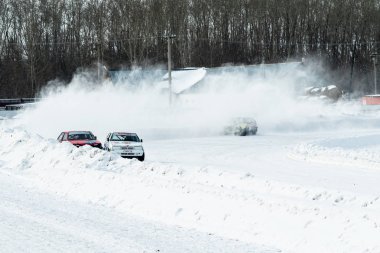Petropavlovsk, Kazakistan - 6 Mart 2016: Fincan Urallar, Sibirya ve Kazakistan kış parça yarış. Yarış pisti Bishkul Kuzey Kazakistan 2016.