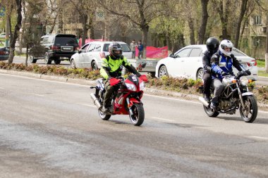 Shymkent, Kazakistan - 15 Şubat 2017: Motosiklet motorcu sezon açılış 15 Mart 2017 yılında Çimkent