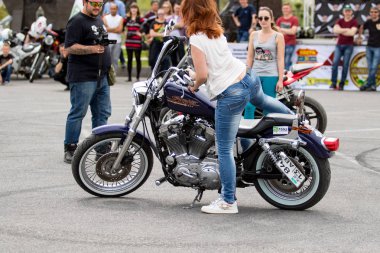 Shymkent, Kazakistan - 15 Şubat 2017: Motosiklet motorcu sezon açılış 15 Mart 2017 yılında Çimkent