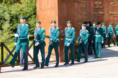 Shymkent, Kazakistan 9 Mayıs 2017: Ölümsüz alayı. Halk festivaller insan. Büyük Vatanseverlik Savaşı 1941-1945, Kızıl Ordu ve Sovyet halkının Zafer Bayramı.