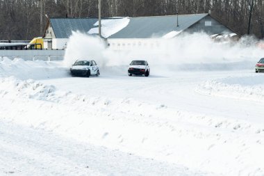 Petropavlovsk, Kazakistan - 6 Mart 2016: Fincan Urallar, Sibirya ve Kazakistan kış parça yarış. Yarış pisti Bishkul Kuzey Kazakistan 2016.