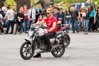 Shymkent, Kazakistan - 15 Şubat 2017: Motosiklet motorcu sezon açılış 15 Mart 2017 yılında Çimkent