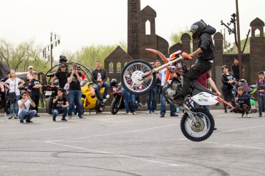 Shymkent, Kazakistan - 15 Şubat 2017: Motosiklet motorcu sezon açılış 15 Mart 2017 yılında Çimkent