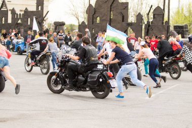 Shymkent, Kazakistan - 15 Şubat 2017: Motosiklet motorcu sezon açılış 15 Mart 2017 yılında Çimkent