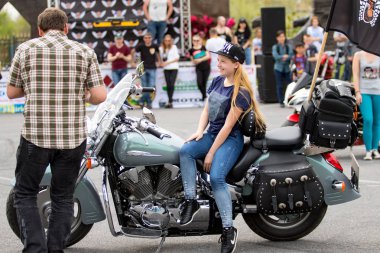 Shymkent, Kazakistan - 15 Şubat 2017: Motosiklet motorcu sezon açılış 15 Mart 2017 yılında Çimkent