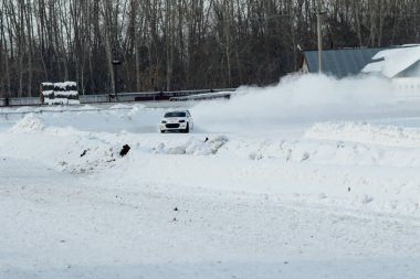 Petropavlovsk, Kazakistan - 6 Mart 2016: Fincan Urallar, Sibirya ve Kazakistan kış parça yarış. Yarış pisti Bishkul Kuzey Kazakistan 2016.