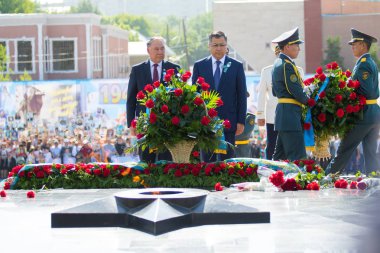 Shymkent, Kazakistan 9 Mayıs 2017: Ölümsüz alayı. Halk festivaller insan. Büyük Vatanseverlik Savaşı 1941-1945, Kızıl Ordu ve Sovyet halkının Zafer Bayramı.