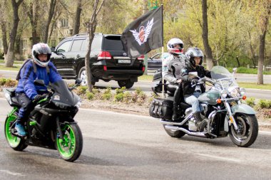 Shymkent, Kazakistan - 15 Şubat 2017: Motosiklet motorcu sezon açılış 15 Mart 2017 yılında Çimkent