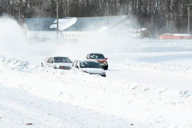 Petropavlovsk, Kazakistan - 6 Mart 2016: Fincan Urallar, Sibirya ve Kazakistan kış parça yarış. Yarış pisti Bishkul Kuzey Kazakistan 2016.
