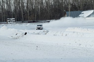Petropavlovsk, Kazakistan - 6 Mart 2016: Fincan Urallar, Sibirya ve Kazakistan kış parça yarış. Yarış pisti Bishkul Kuzey Kazakistan 2016.