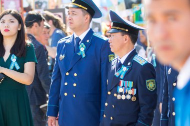 Shymkent, Kazakistan 9 Mayıs 2017: Ölümsüz alayı. Halk festivaller insan. Büyük Vatanseverlik Savaşı 1941-1945, Kızıl Ordu ve Sovyet halkının Zafer Bayramı.