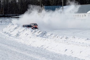 Petropavlovsk, Kazakistan - 6 Mart 2016: Fincan Urallar, Sibirya ve Kazakistan kış parça yarış. Yarış pisti Bishkul Kuzey Kazakistan 2016.