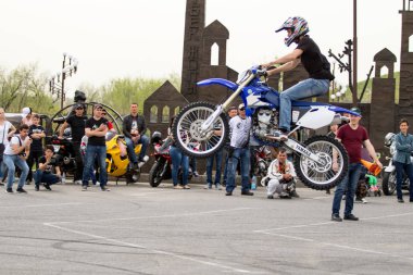 Shymkent, Kazakistan - 15 Şubat 2017: Motosiklet motorcu sezon açılış 15 Mart 2017 yılında Çimkent