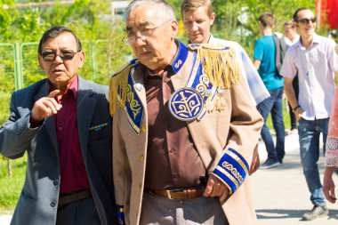 Shymkent, Kazakistan 9 Mayıs 2017: Ölümsüz alayı. Halk festivaller insan. Büyük Vatanseverlik Savaşı 1941-1945, Kızıl Ordu ve Sovyet halkının Zafer Bayramı.