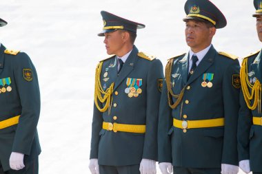 Shymkent, Kazakistan 9 Mayıs 2017: Ölümsüz alayı. Halk festivaller insan. Büyük Vatanseverlik Savaşı 1941-1945, Kızıl Ordu ve Sovyet halkının Zafer Bayramı.