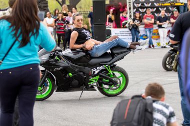 Shymkent, Kazakistan - 15 Şubat 2017: Motosiklet motorcu sezon açılış 15 Mart 2017 yılında Çimkent