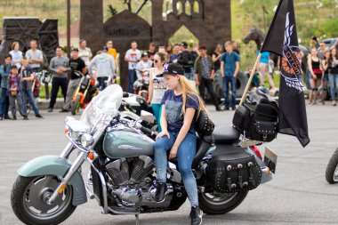 Shymkent, Kazakistan - 15 Şubat 2017: Motosiklet motorcu sezon açılış 15 Mart 2017 yılında Çimkent