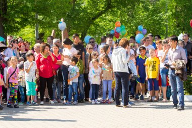 Shymkent, Kazakistan 9 Mayıs 2017: Ölümsüz alayı. Halk festivaller insan. Büyük Vatanseverlik Savaşı 1941-1945, Kızıl Ordu ve Sovyet halkının Zafer Bayramı.