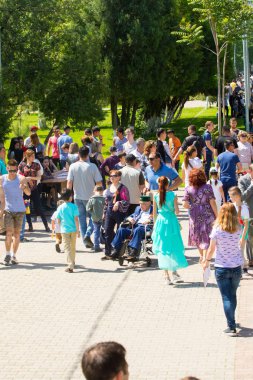 Shymkent, Kazakistan 9 Mayıs 2017: Ölümsüz alayı. Halk festivaller insan. Büyük Vatanseverlik Savaşı 1941-1945, Kızıl Ordu ve Sovyet halkının Zafer Bayramı.