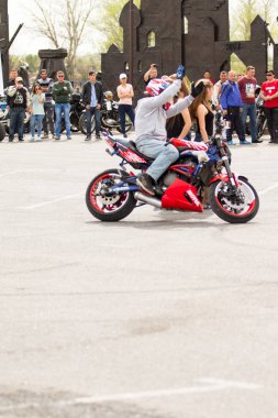 Shymkent, Kazakistan - 15 Şubat 2017: Motosiklet motorcu sezon açılış 15 Mart 2017 yılında Çimkent