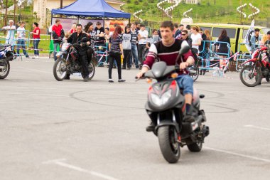 Shymkent, Kazakistan - 15 Şubat 2017: Motosiklet motorcu sezon açılış 15 Mart 2017 yılında Çimkent