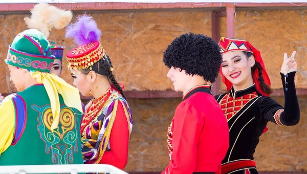Shymkent Kazachstán Května 2017 Tanečníci Národních Krojích Národů Kazachstánu Května — Stock fotografie