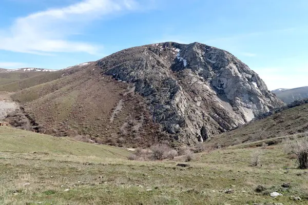 Dağlar Taşlar Hills Çayırlar Bahar Manzara — Stok fotoğraf