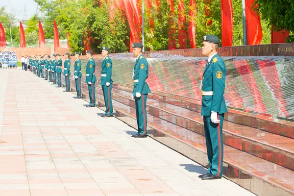 Shymkent Kazakhstan Mayo 2017 Regimiento Inmortal Festivales Populares Personas Fiesta —  Fotos de Stock