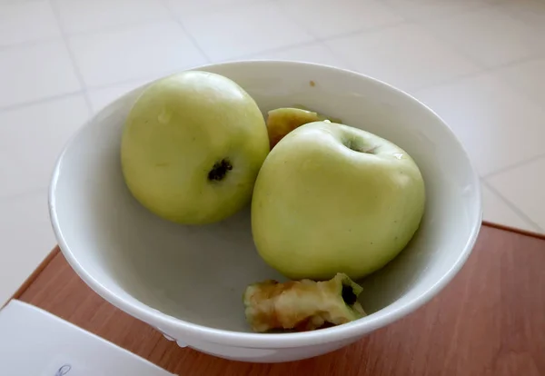 Two Green Apples Plate — 스톡 사진