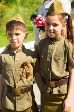 Shymkent, Kazakistan 9 Mayıs 2017: Ölümsüz alayı. Halk festivaller insan. Büyük Vatanseverlik Savaşı 1941-1945, Kızıl Ordu ve Sovyet halkının Zafer Bayramı.
